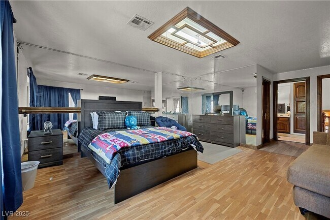 Building Photo - 3969 Royal Viking Way