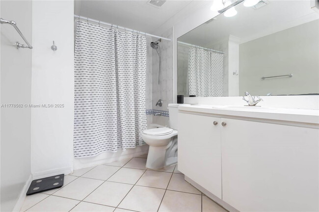 Building Photo - 3500 Coral Wy