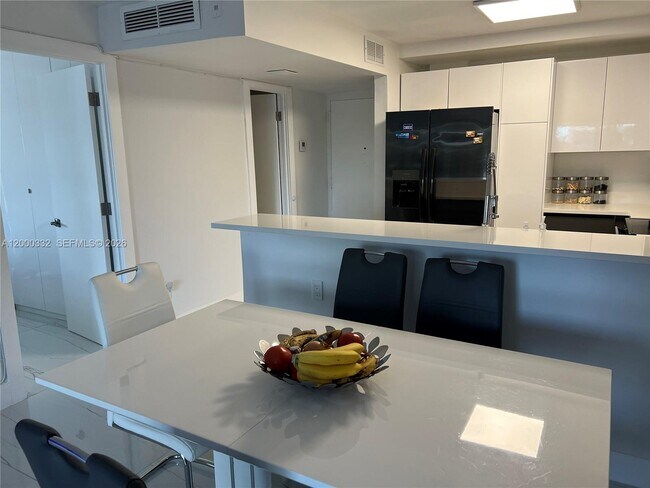 Building Photo - 6545 Indian Creek Dr