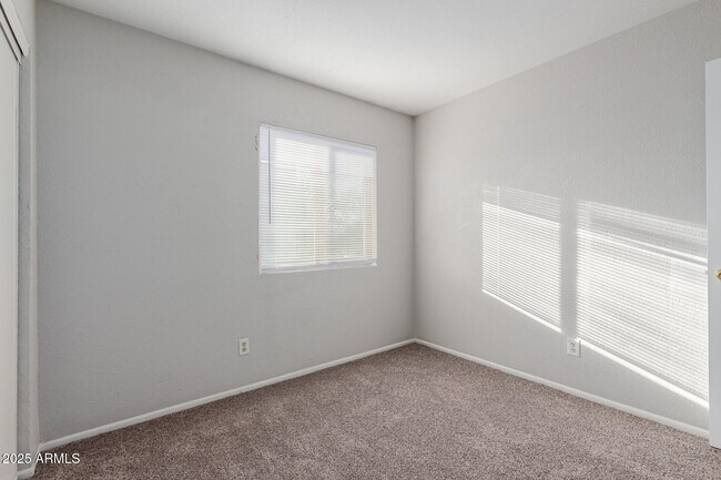 Building Photo - 12740 W Amy Dr