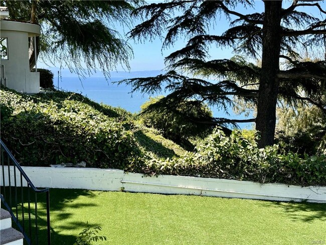 Building Photo - 888 Vía Del Monte