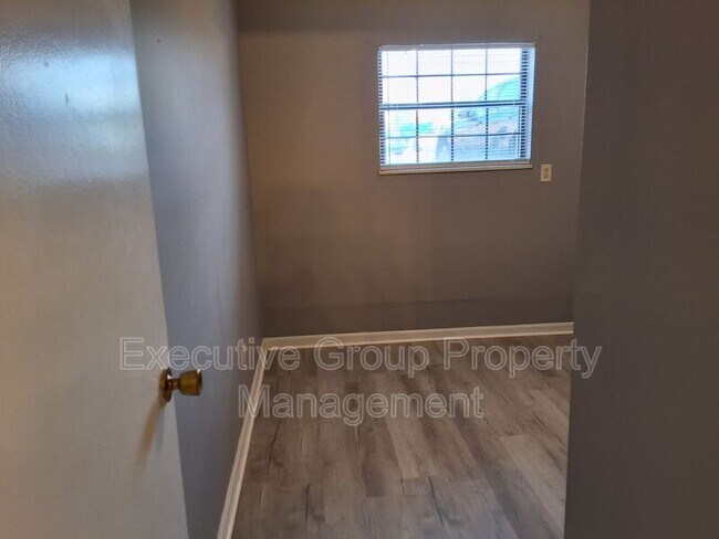 Building Photo - 345-14 ELMWOOD DRIVE