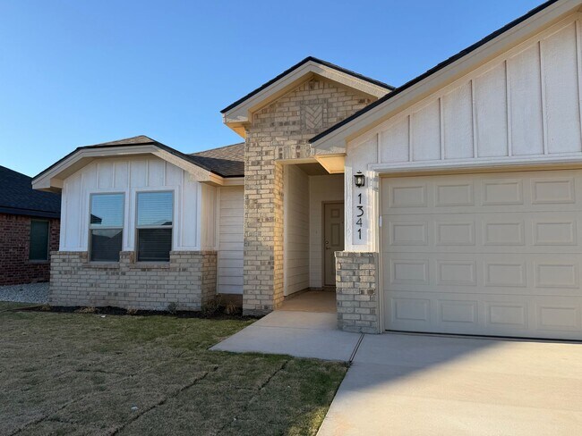 Building Photo - HALF OFF the 1st month with 15 month lease!!!– Move-In Ready with Appliances Included