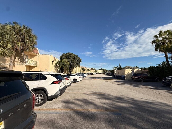 Building Photo - 13890 SW 90th Ave