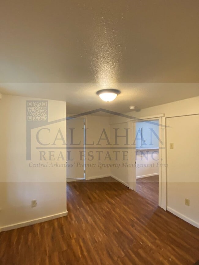 Building Photo - 700 W 33rd St