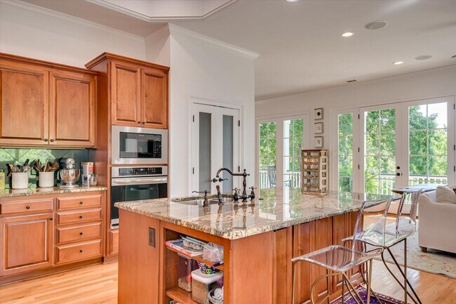 Building Photo - 501 John Fox's Run