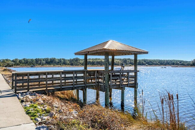 Building Photo - 203 Plantation Dr