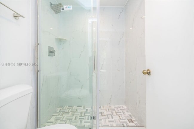 Building Photo - 1911 Madeira Dr