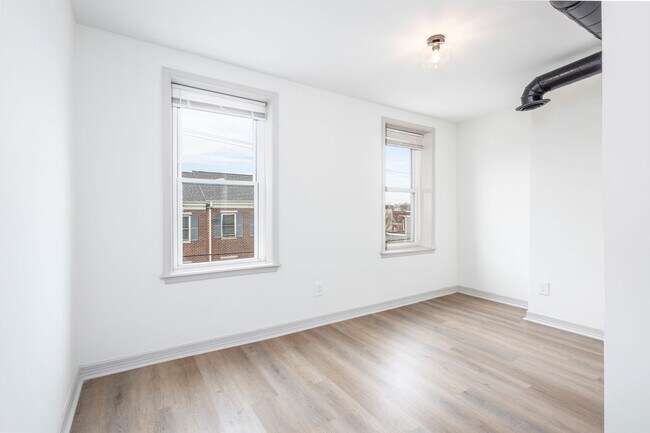 Building Photo - 2335 N 30th St
