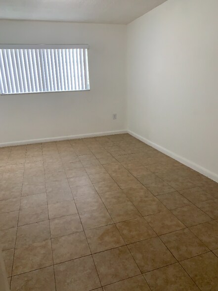 Building Photo - 6130 W 19th Ave