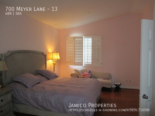 Building Photo - 700 Meyer Ln