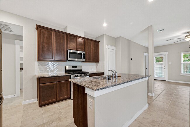 Building Photo - 252 Laura Leigh Ln