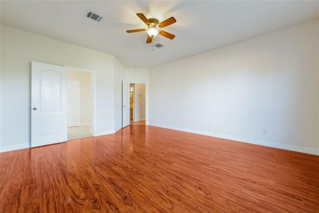 Building Photo - 2403 Branum Dr