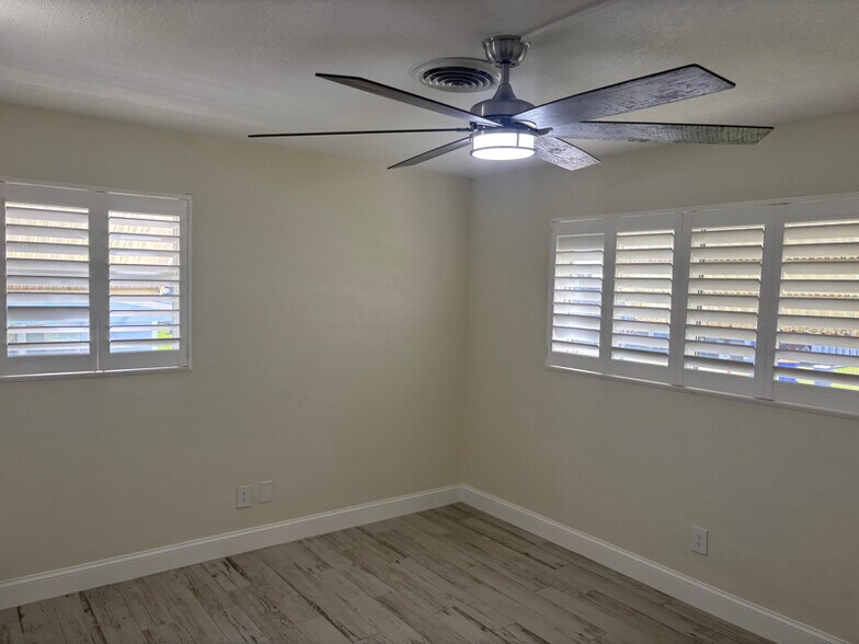 Building Photo - 3393 NE Sandra Dr