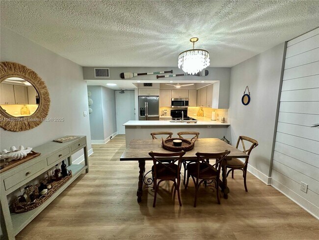 Building Photo - 3540 S Ocean Blvd