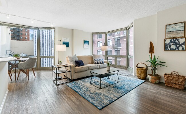 Building Photo - 1064 N Dearborn St