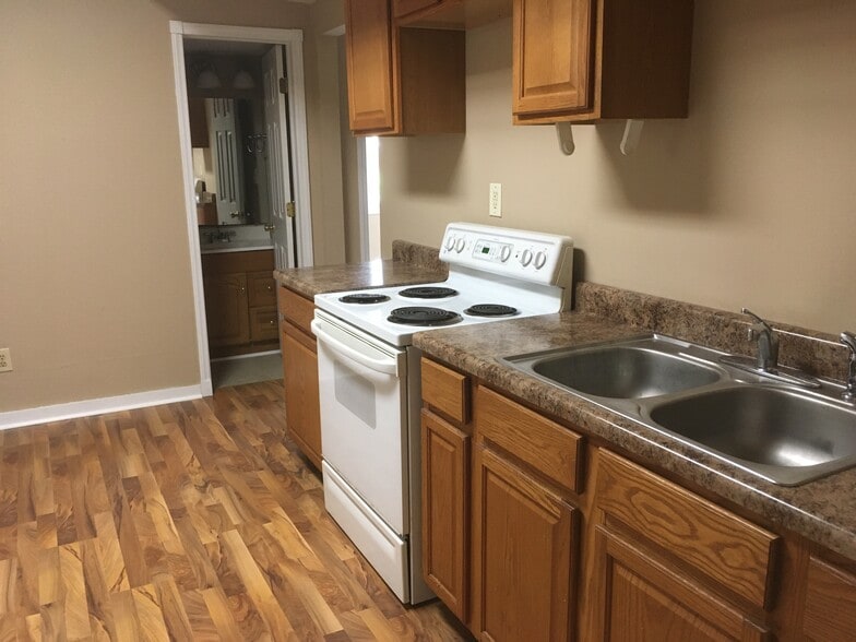 Building Photo - 657 Marion Ct