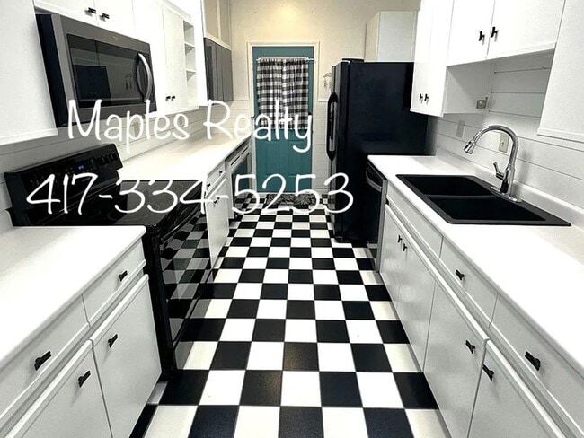 Building Photo - Two bed / Two bath condo in WOODLAND ESTAT...