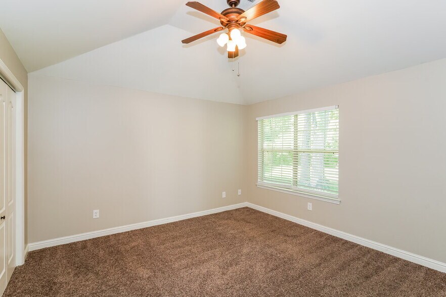 Building Photo - 416 Barkley Ct