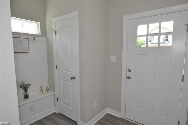 Building Photo - 213 Kilby Ave