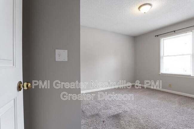 Building Photo - 524 Fairhaven Ct