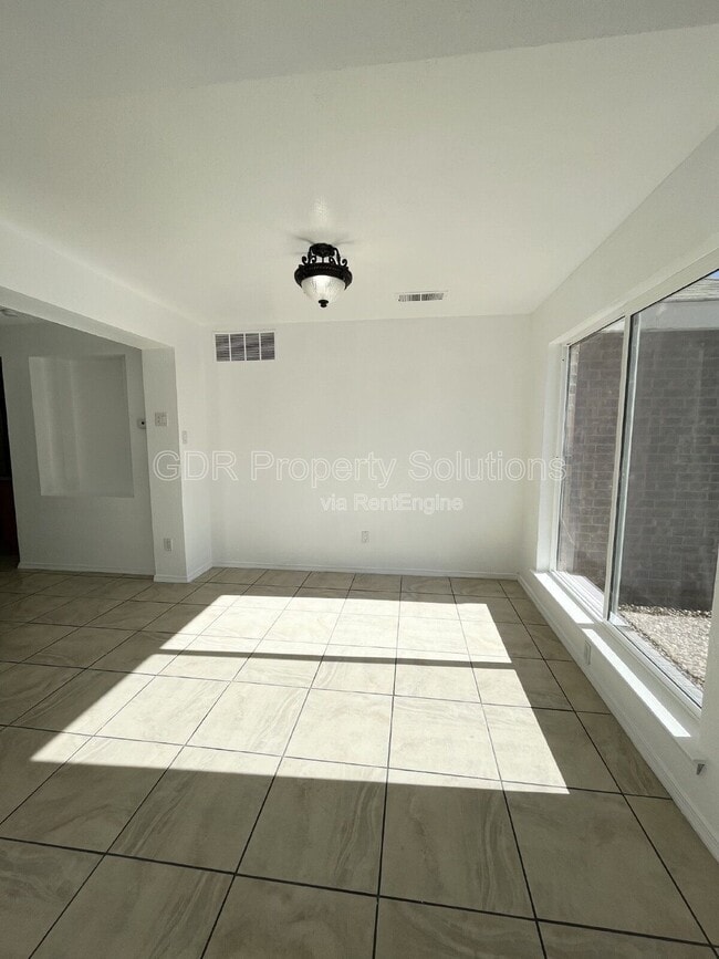 Building Photo - 8123 Waterbury Pl NW