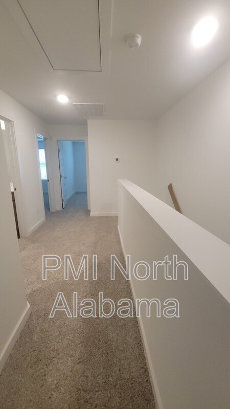 Building Photo - 7601 Discovery Pt Dr NW