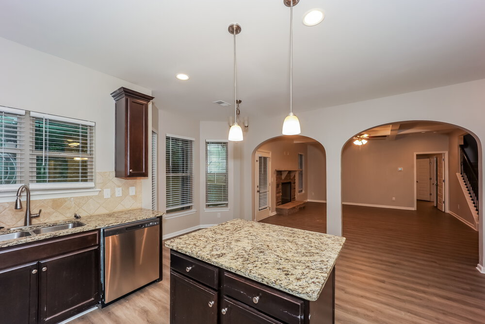 Building Photo - 6840 Diamond Dr