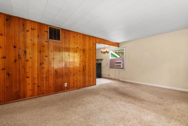 Building Photo - 1210 Blaine Dr