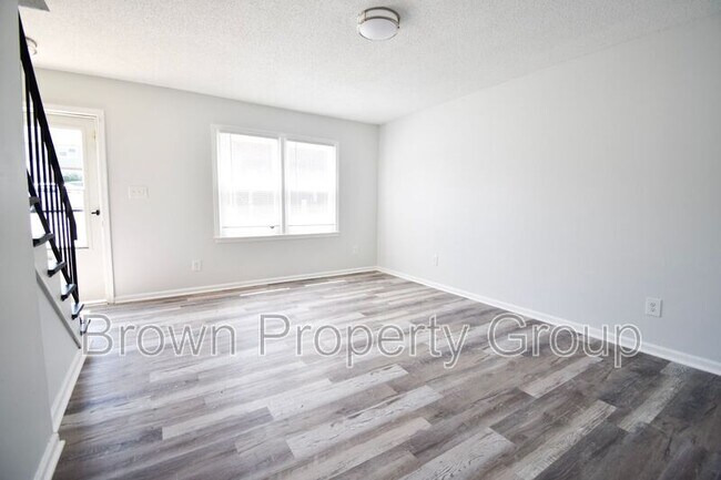 Building Photo - 2113 Grand Prix Dr