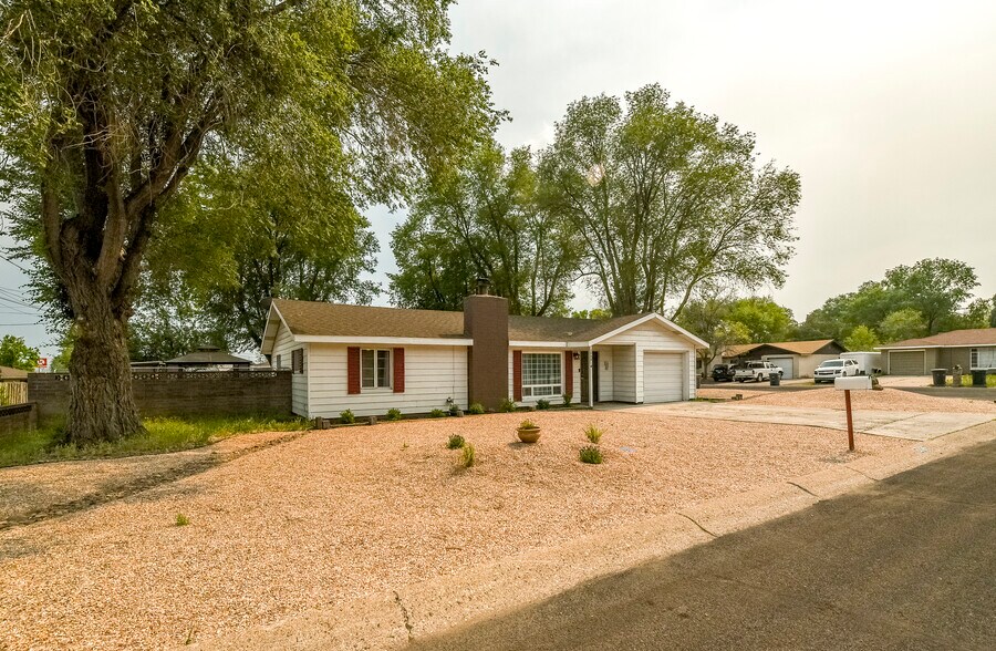 Building Photo - 2800 E Burkhart Dr