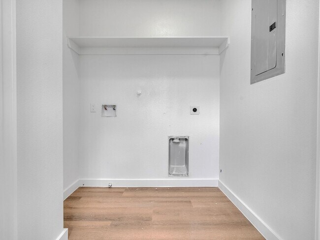 Building Photo - 8409 Mahalia Dr