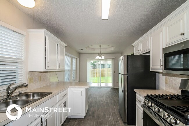Building Photo - 8808 NW 85th Pl