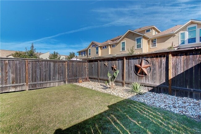 Building Photo - 912 Cannoneer Ln