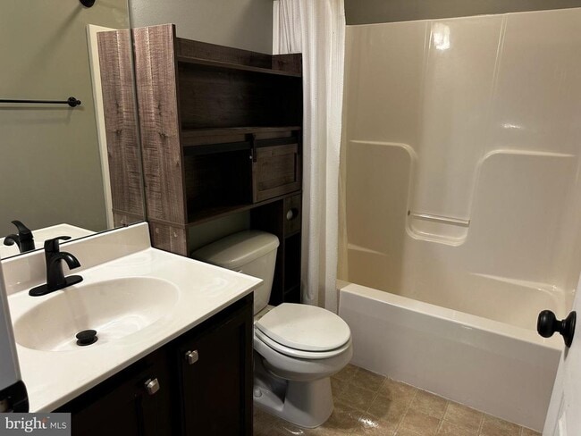 Building Photo - 2732 Shelburne Rd