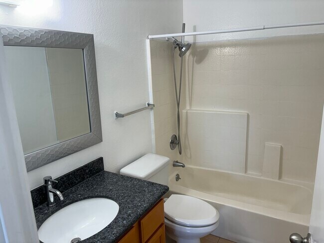 Building Photo - 240 N Bayshore Blvd