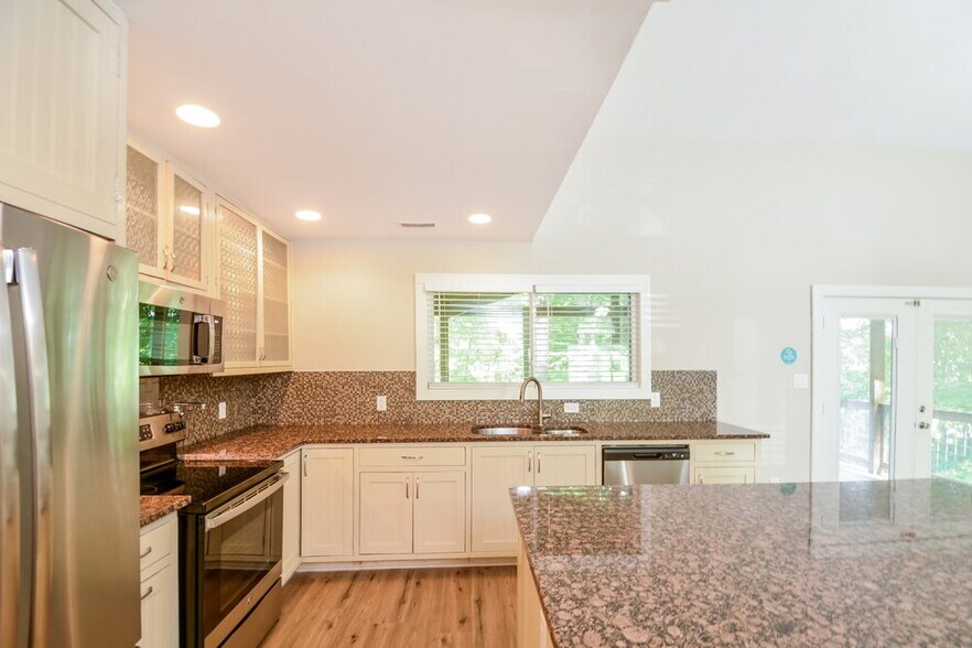 Building Photo - 310 Berwick Ct