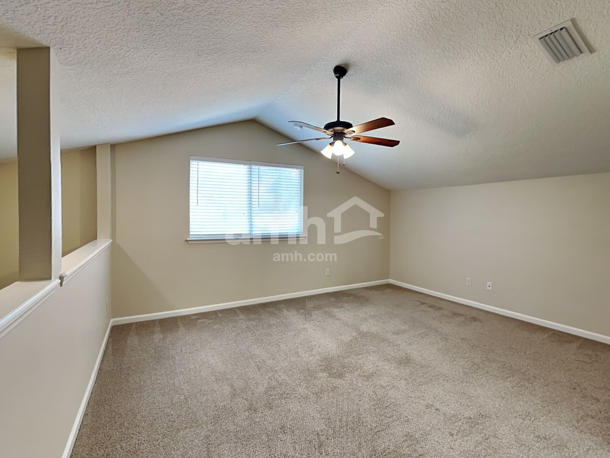 Building Photo - 1224 Belhaven Ln