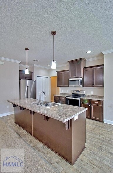 Building Photo - 147 Rimes Ave SE