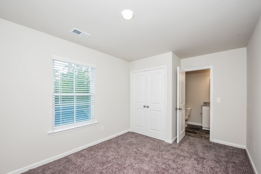 Building Photo - 540 Blue Duck Ln