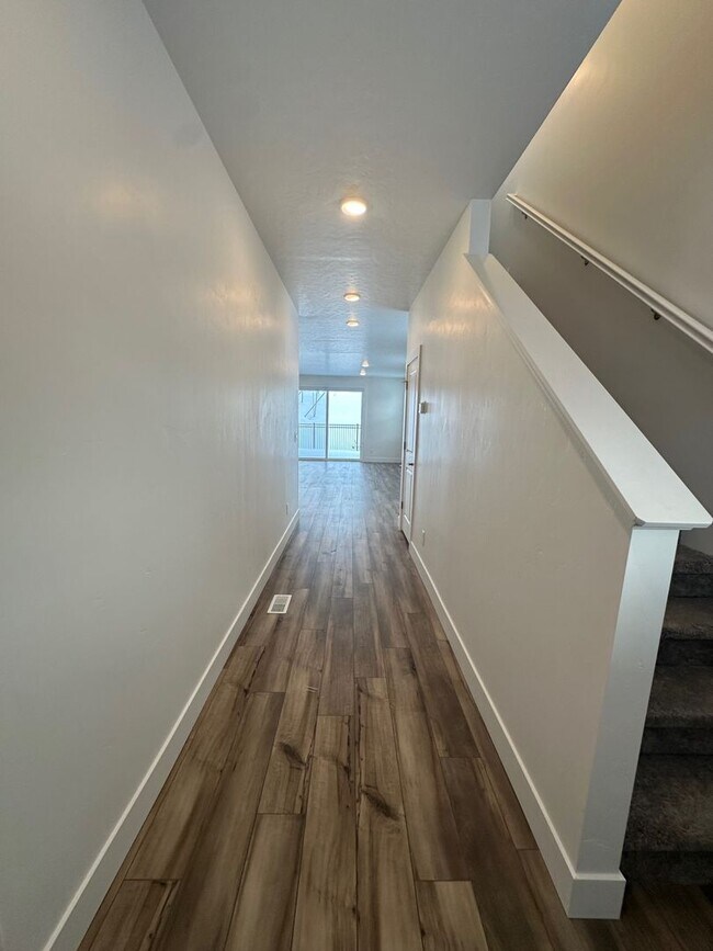 Building Photo - Luxury Townhome available now!
