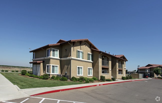 Building Photo - Villa Escondido