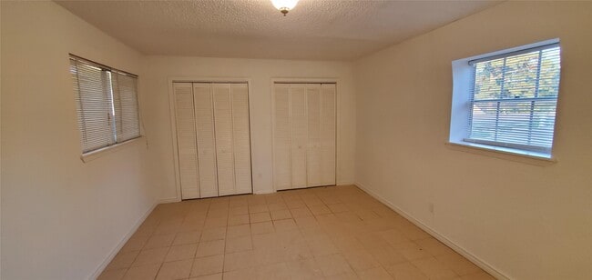 Building Photo - 1220 Shadowdale Dr