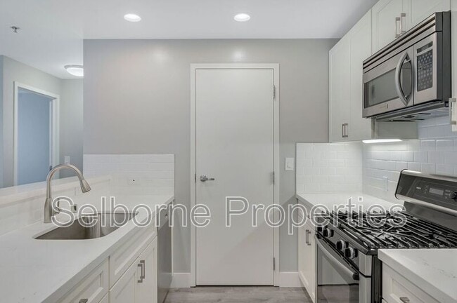 Building Photo - 1401 Jackson St