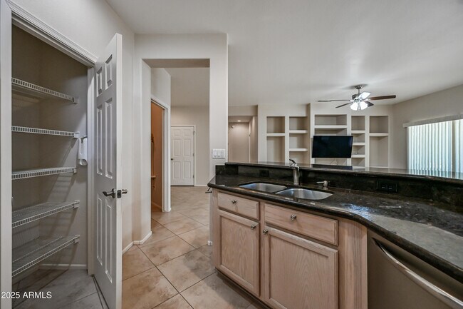 Building Photo - 16436 W Arroyo Vista Ln