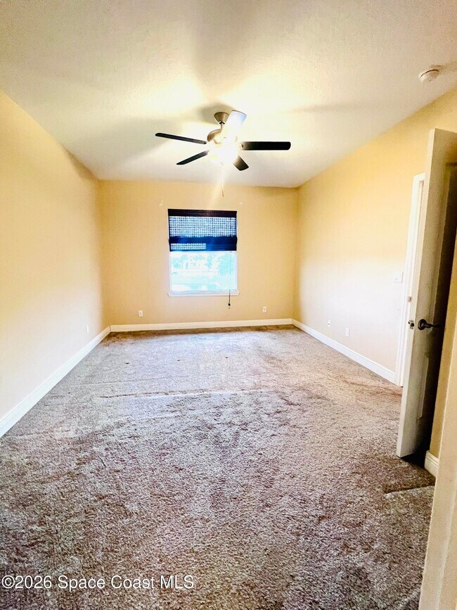 Building Photo - 4865 Revenna Ct