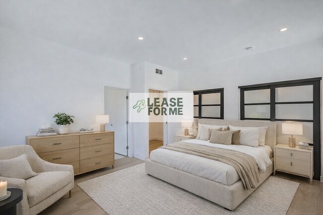 Building Photo - 449 Le Doux Rd