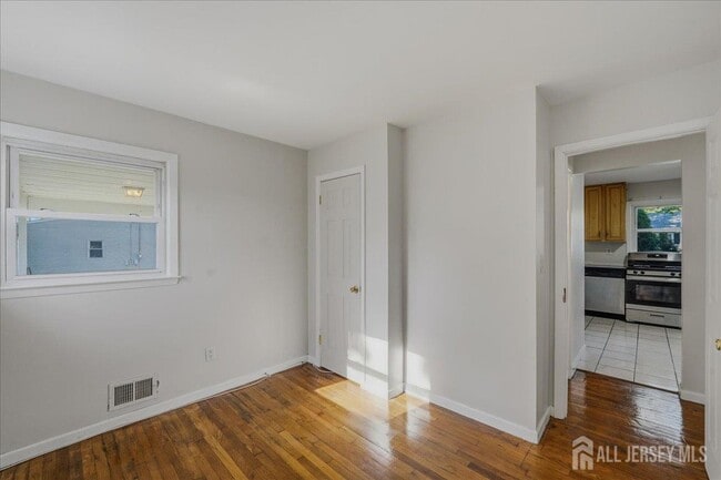 Building Photo - 126 Orange St
