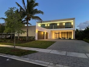 Building Photo - 16580 Sunset Way