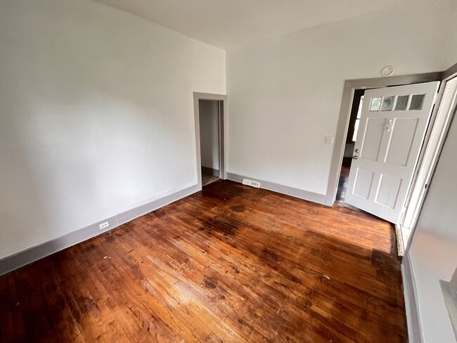 Building Photo - 4103 Ridgewood Ave